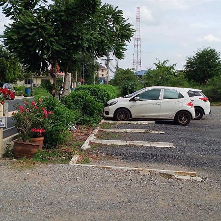 Ferienwohnung โสดาอพาร์ทเม้นท์​ Ban Lam Phak Kut Exterior foto