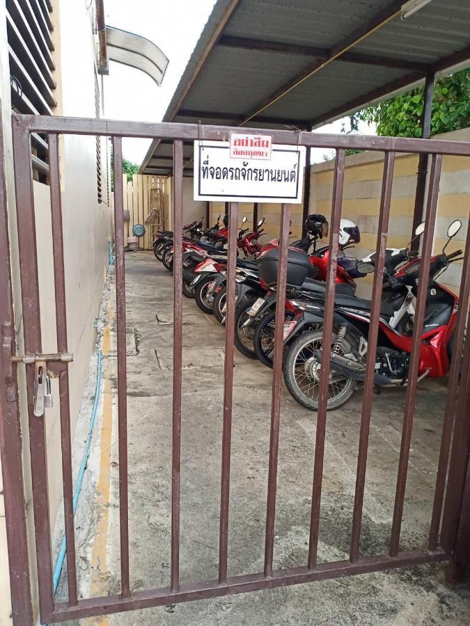 Ferienwohnung โสดาอพาร์ทเม้นท์​ Ban Lam Phak Kut Exterior foto